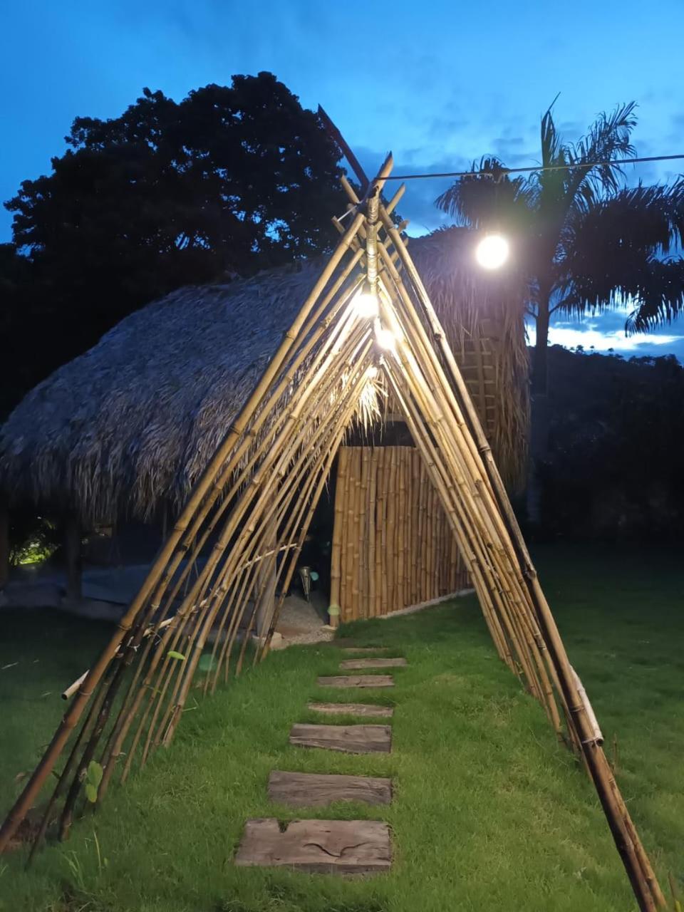 Samo Eco Lodge ลาสแตร์เรนาส ภายนอก รูปภาพ